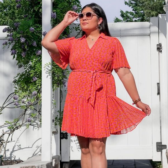 LAST DAY - ALEXIS x TARGET Floral Flutter Dress - Picture 3 of 5